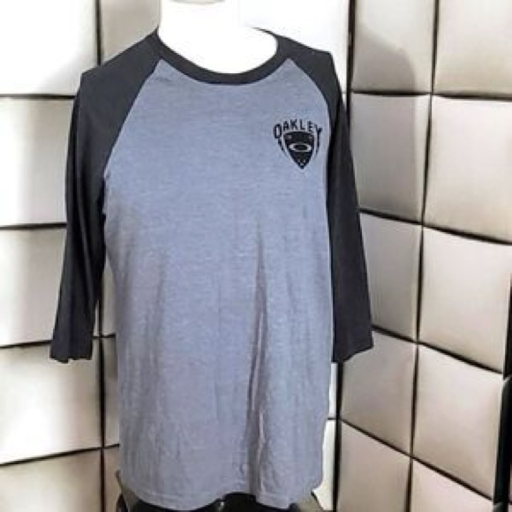 Oakley Men's Baseball Tee – Light Gray ⚾️